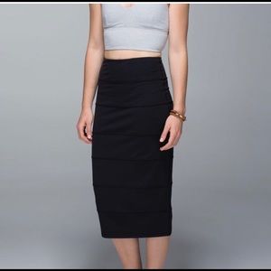Lululemon Yoga Over Skirt in Black | Size 4